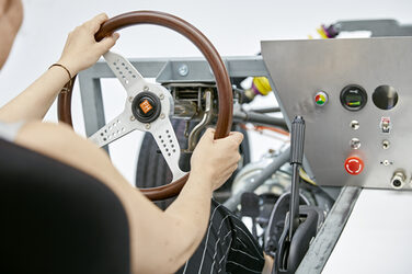 Mounting the steering wheel of the Nuevo35