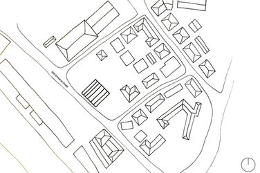 Eine handgezeichnete Karte zeigt eine städtebauliche Übersicht mit Gebäuden unterschiedlicher Formen und Dachtypen entlang mehrerer Straßen. Unten rechts ist eine Windrose zur Orientierung eingezeichnet.