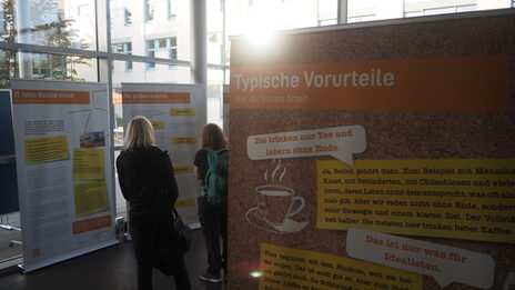 Impressions of the exhibition "75 years of social work at the Dortmund location". You can see some of the charts exhibited in the picture in the Kostbar.