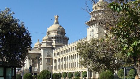 Das Foto zeigt den Regierungssitz in Bengaluru, der Hauptstadt des indischen Bundesstaates Kamataka.