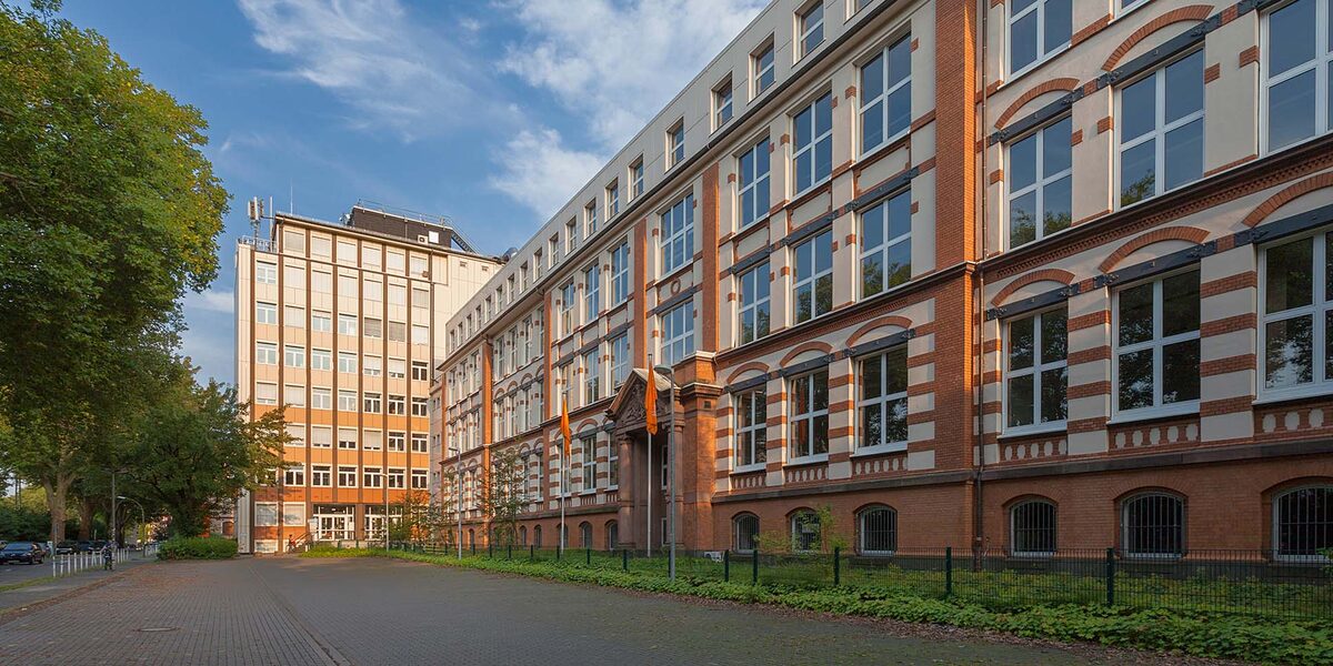 View of the main building on the Sonnenstrasse campus from Sonnenstrasse.